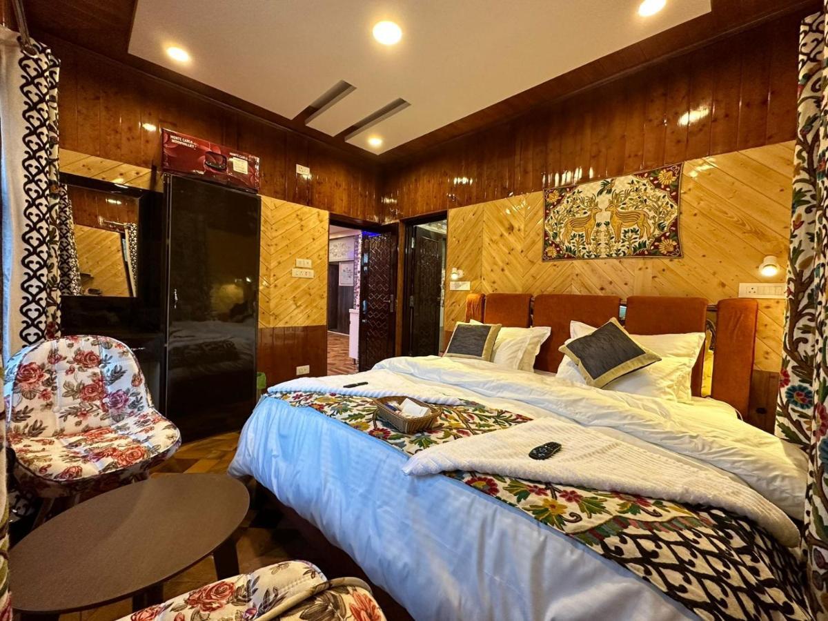 Cliff Cottage Pahalgam, Kashmir Batakut Buitenkant foto