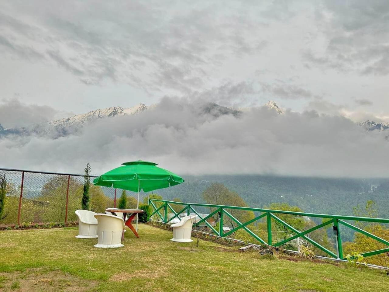 Cliff Cottage Pahalgam, Kashmir Batakut Buitenkant foto