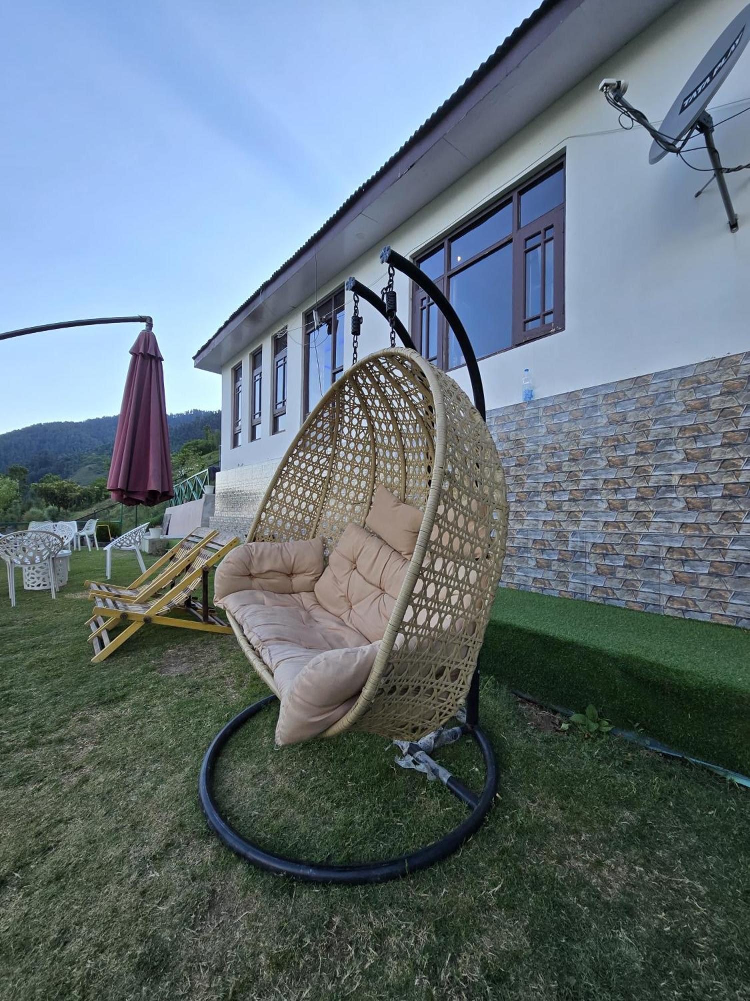 Cliff Cottage Pahalgam, Kashmir Batakut Buitenkant foto